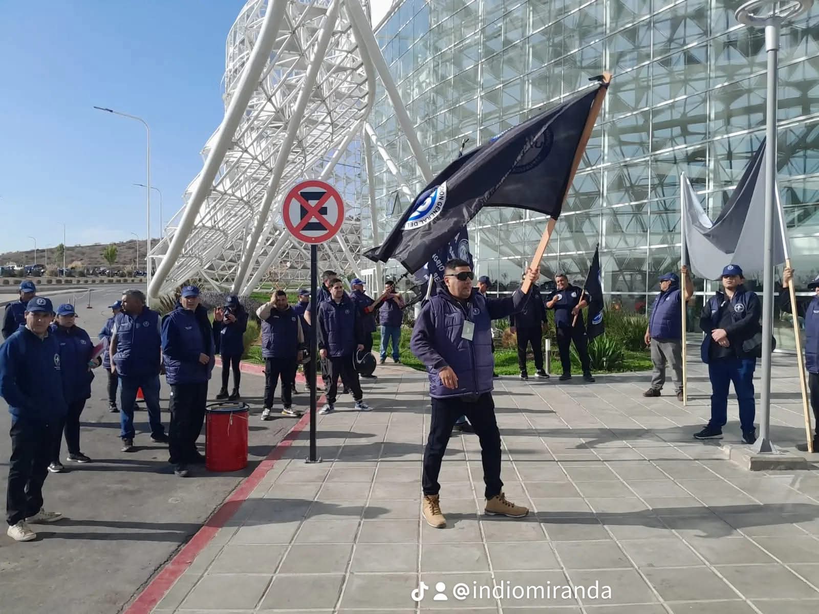 Concentración de trabajadores de seguridad privada en uno de los objetivos